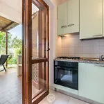 דירה Relaxing Sunlit Getaway *