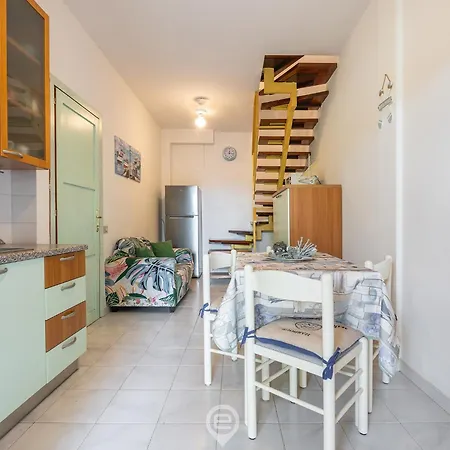 Relaxing Sunlit Getaway *