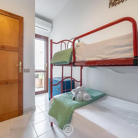 Relaxing Sunlit Getaway Apartment