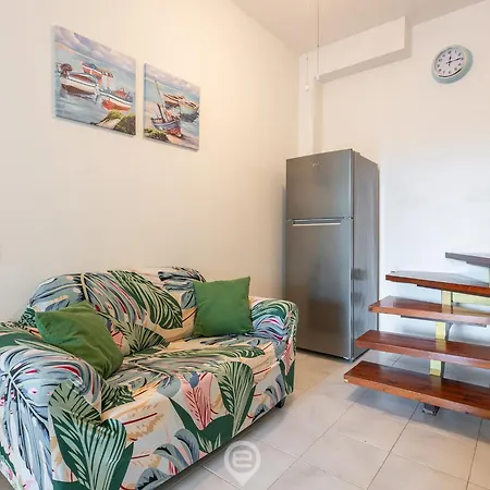 Relaxing Sunlit Getaway