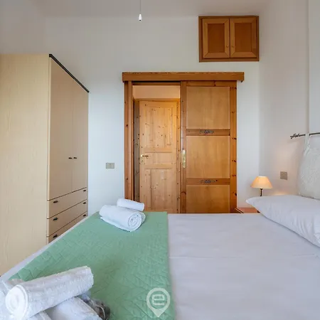 Relaxing Sunlit Getaway Apartment *